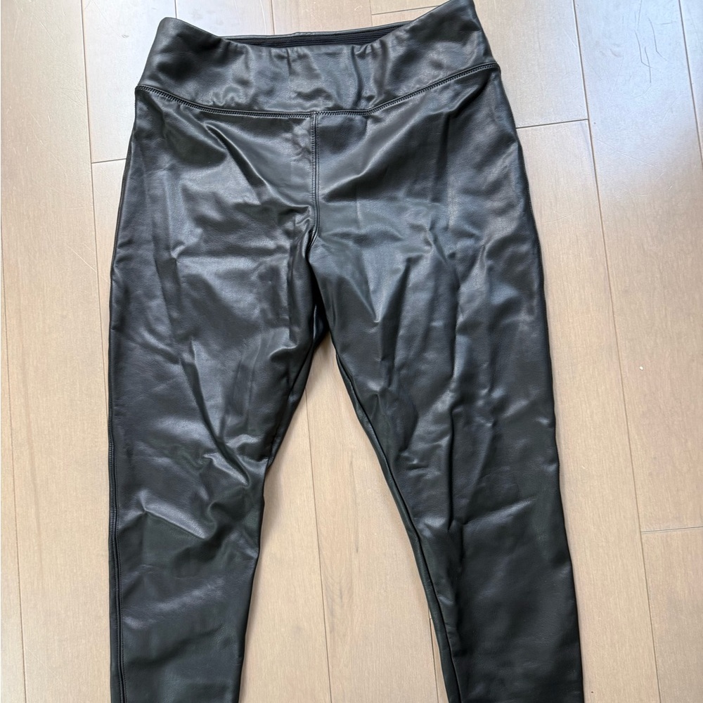 Nordstrom faux leather leggings size M never worn